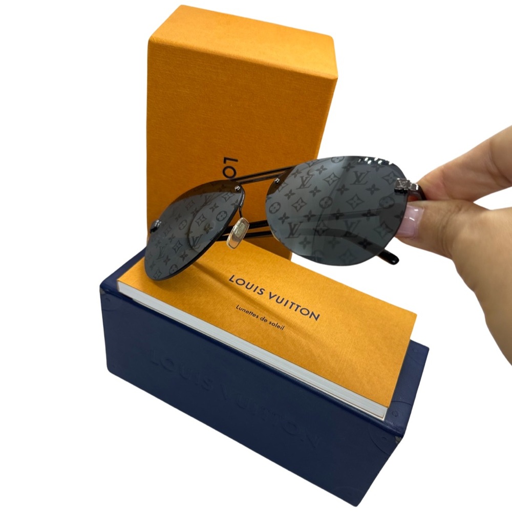 Louis Vuitton Sunglasses 😎